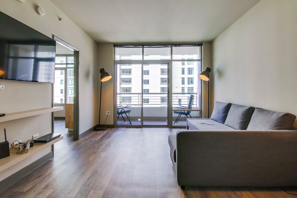 Virtual tour photo 6 of 31 for 425 W Beech St #1107