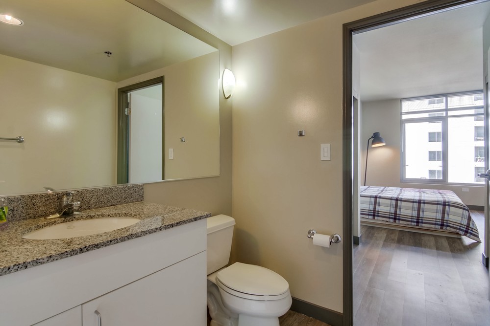 Virtual tour photo 25 of 31 for 425 W Beech St #1107