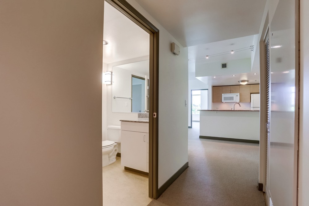 Virtual tour photo 7 of 28 for 425 W Beech St