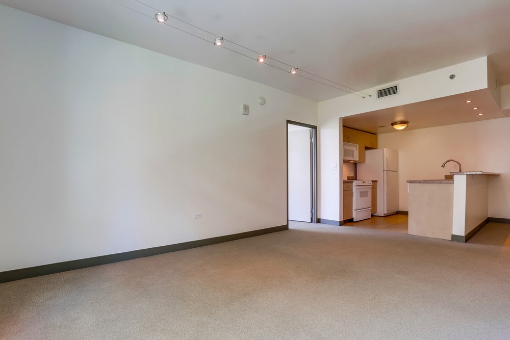 Virtual tour photo 10 of 28 for 425 W Beech St