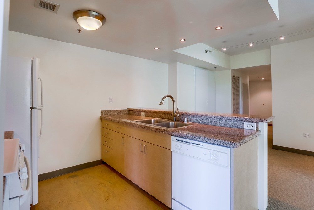 Virtual tour photo 15 of 28 for 425 W Beech St