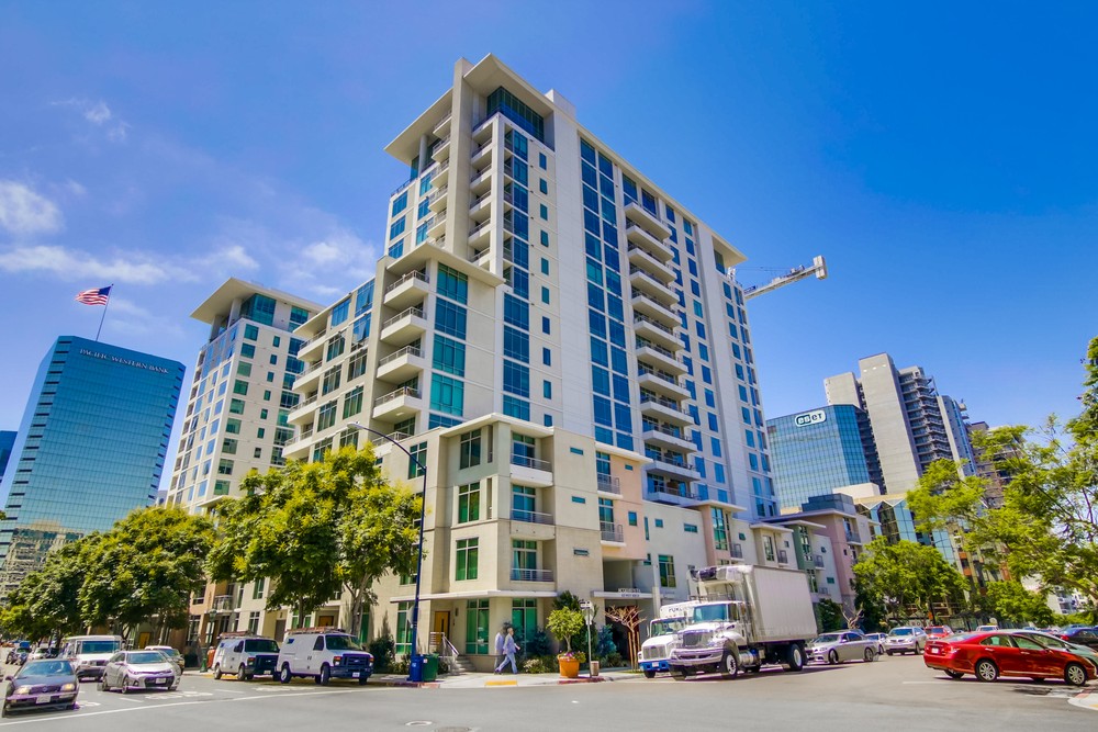 Virtual tour photo 1 of 30 for 425 W Beech St #311