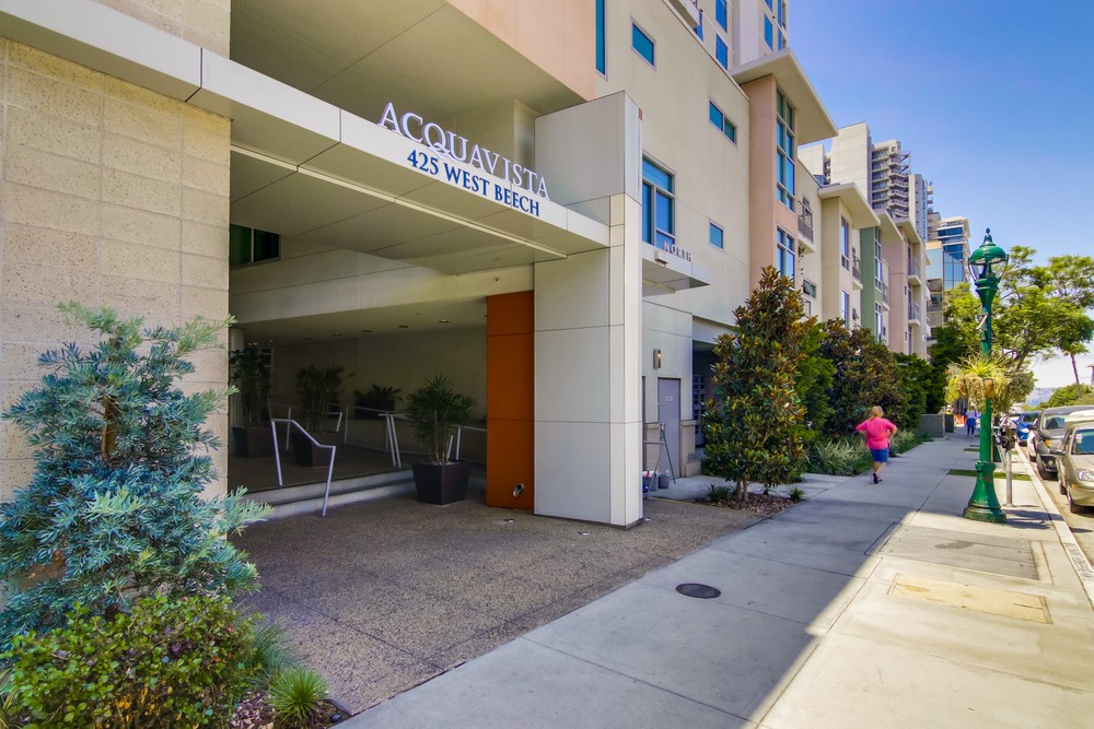 Virtual tour photo 4 of 30 for 425 W Beech St #311