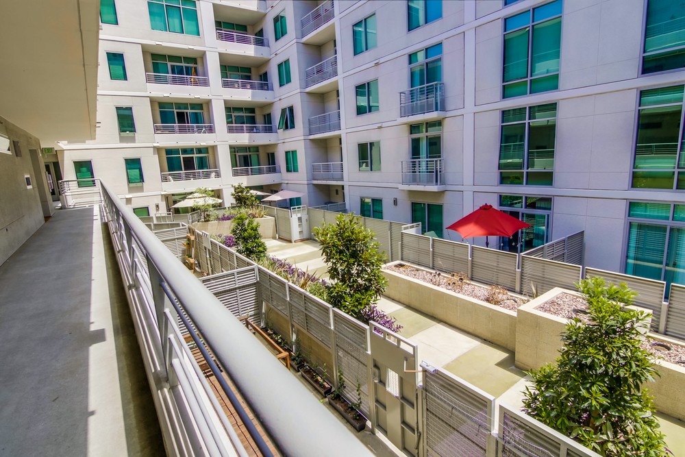 Virtual tour photo 7 of 30 for 425 W Beech St #311