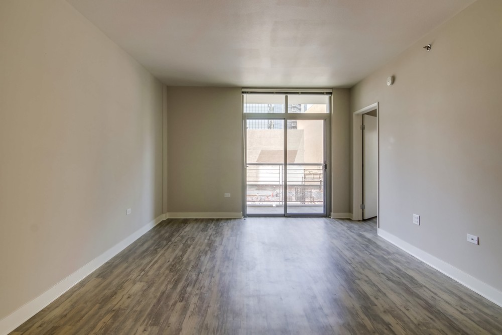 Virtual tour photo 10 of 30 for 425 W Beech St #311