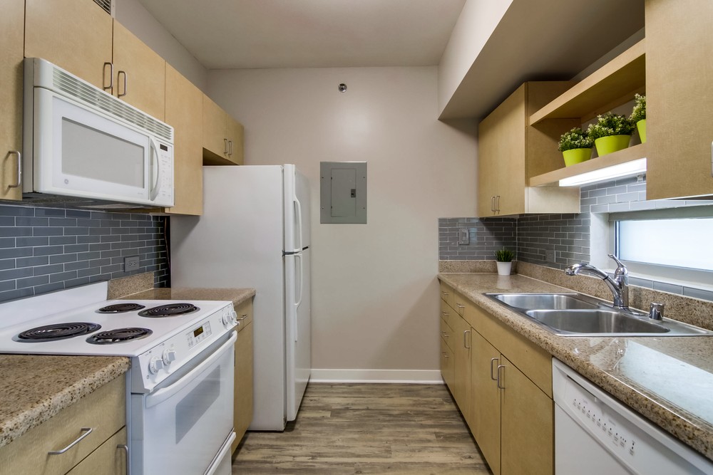 Virtual tour photo 16 of 30 for 425 W Beech St #311