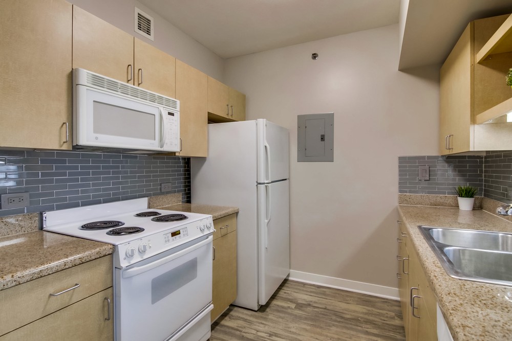 Virtual tour photo 17 of 30 for 425 W Beech St #311