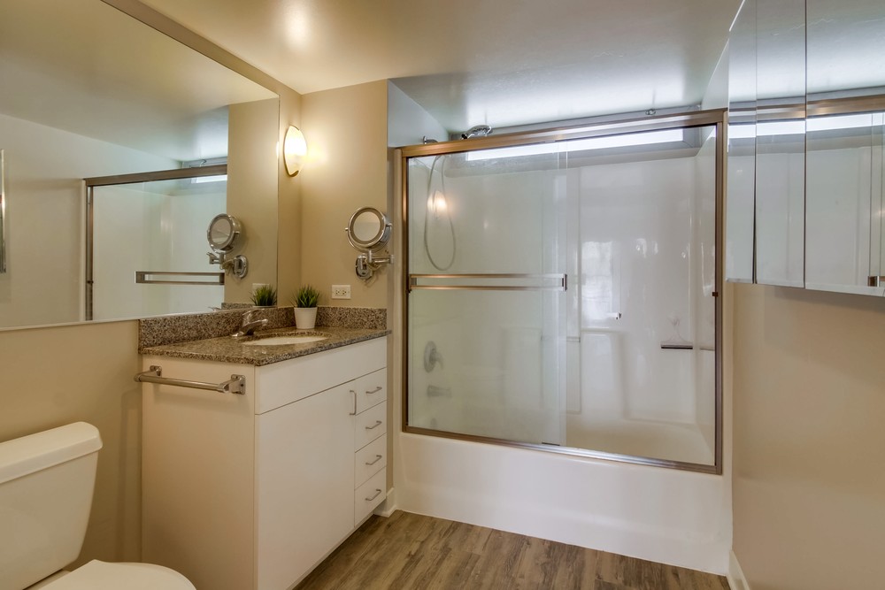 Virtual tour photo 26 of 30 for 425 W Beech St #311