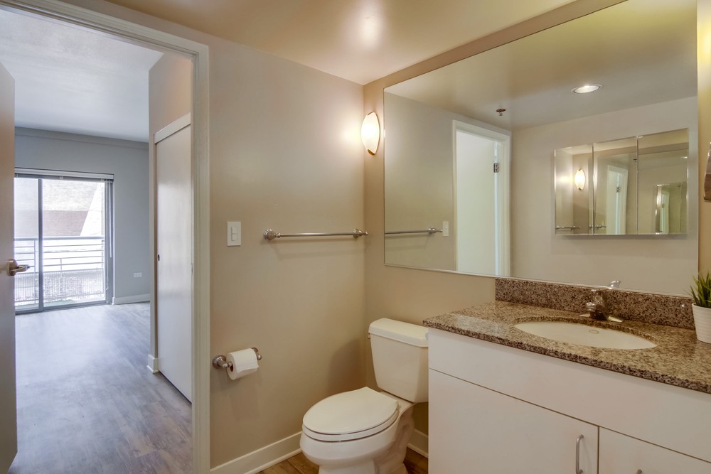 Virtual tour photo 27 of 30 for 425 W Beech St #311