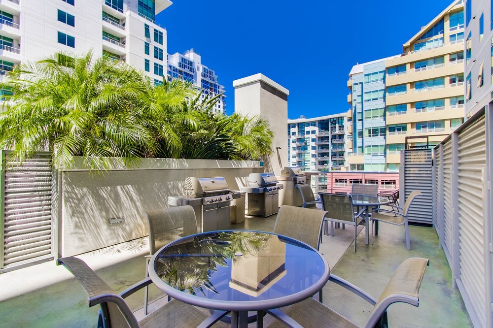 Virtual tour photo 29 of 30 for 425 W Beech St #311