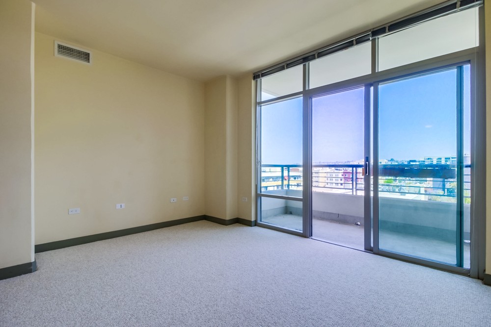 Virtual tour photo 8 of 35 for 425 W Beech St #956