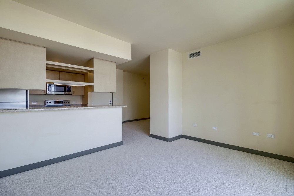 Virtual tour photo 10 of 35 for 425 W Beech St #956