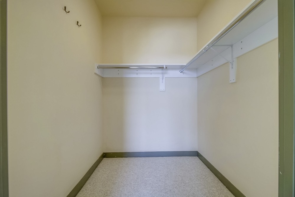 Virtual tour photo 24 of 35 for 425 W Beech St #956