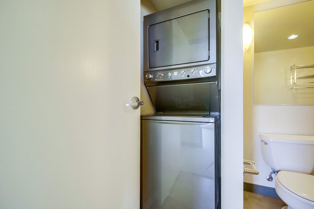 Virtual tour photo 27 of 35 for 425 W Beech St #956
