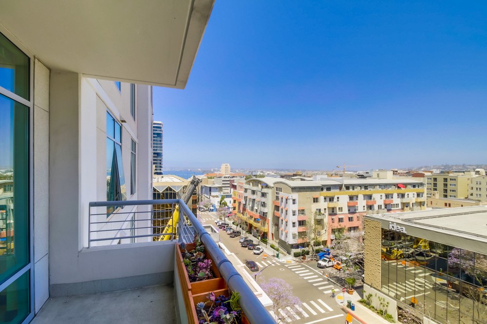 Virtual tour photo 30 of 35 for 425 W Beech St #956