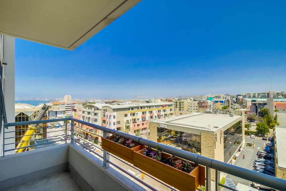 Virtual tour photo 31 of 35 for 425 W Beech St #956