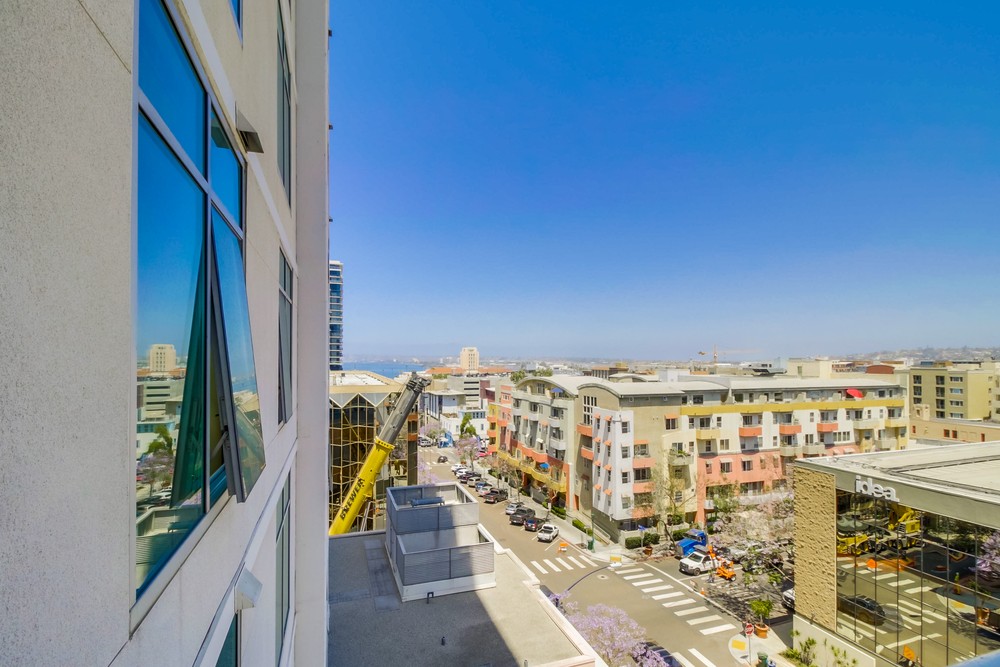Virtual tour photo 32 of 35 for 425 W Beech St #956