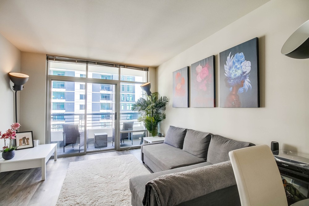 Virtual tour photo 11 of 44 for 425 W Beech St UNIT 1107