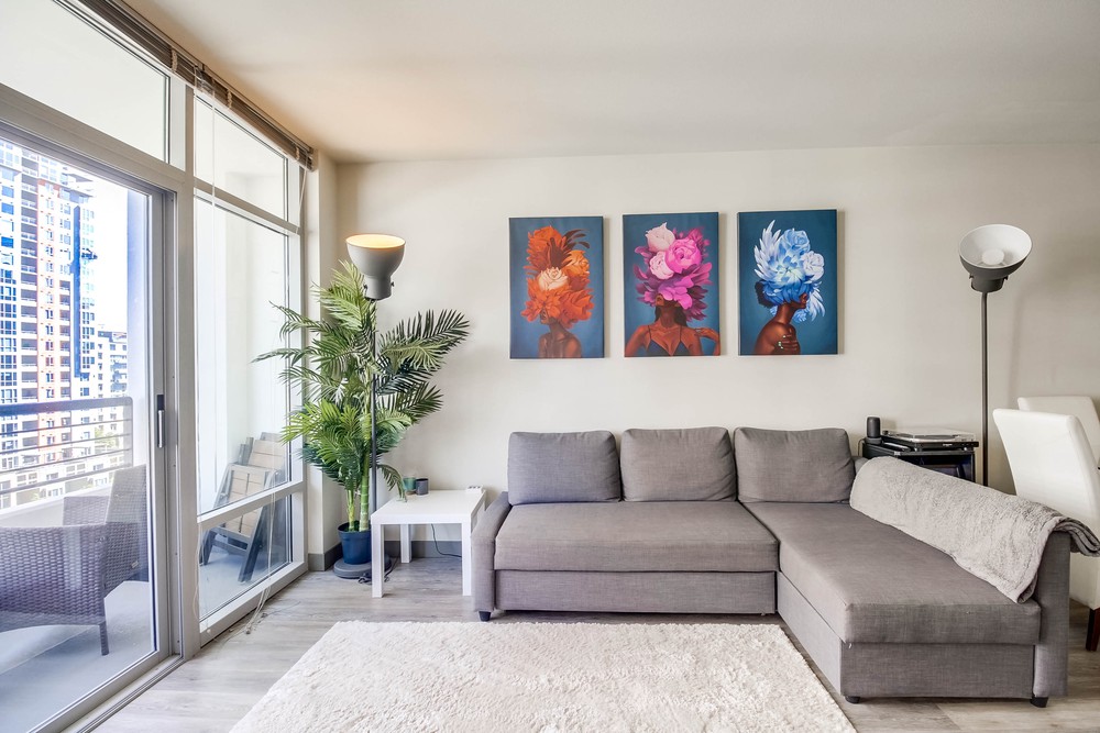 Virtual tour photo 14 of 44 for 425 W Beech St UNIT 1107