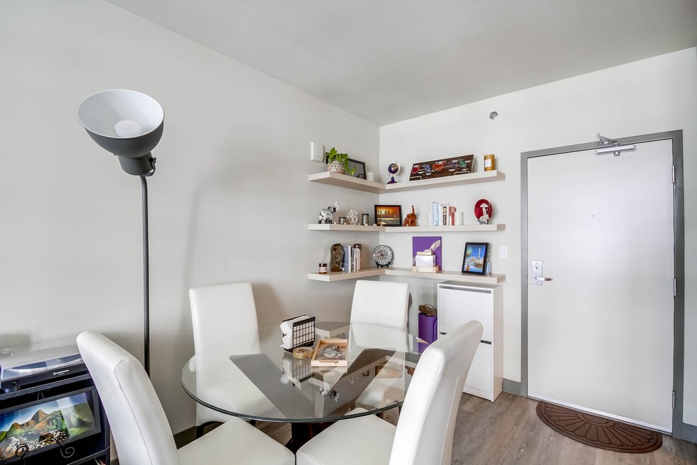 Virtual tour photo 18 of 44 for 425 W Beech St UNIT 1107