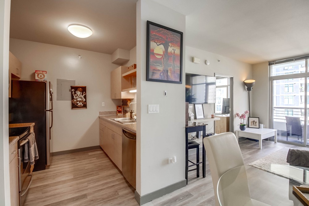 Virtual tour photo 19 of 44 for 425 W Beech St UNIT 1107
