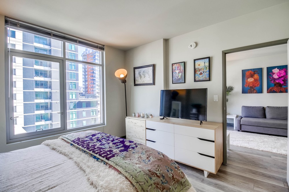 Virtual tour photo 25 of 44 for 425 W Beech St UNIT 1107