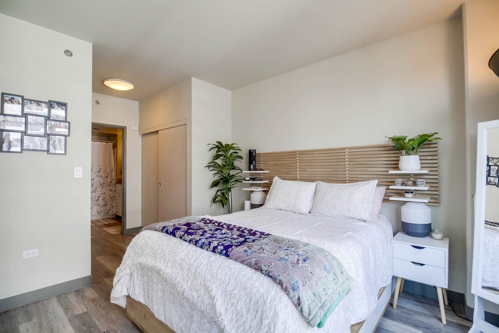 Virtual tour photo 27 of 44 for 425 W Beech St UNIT 1107