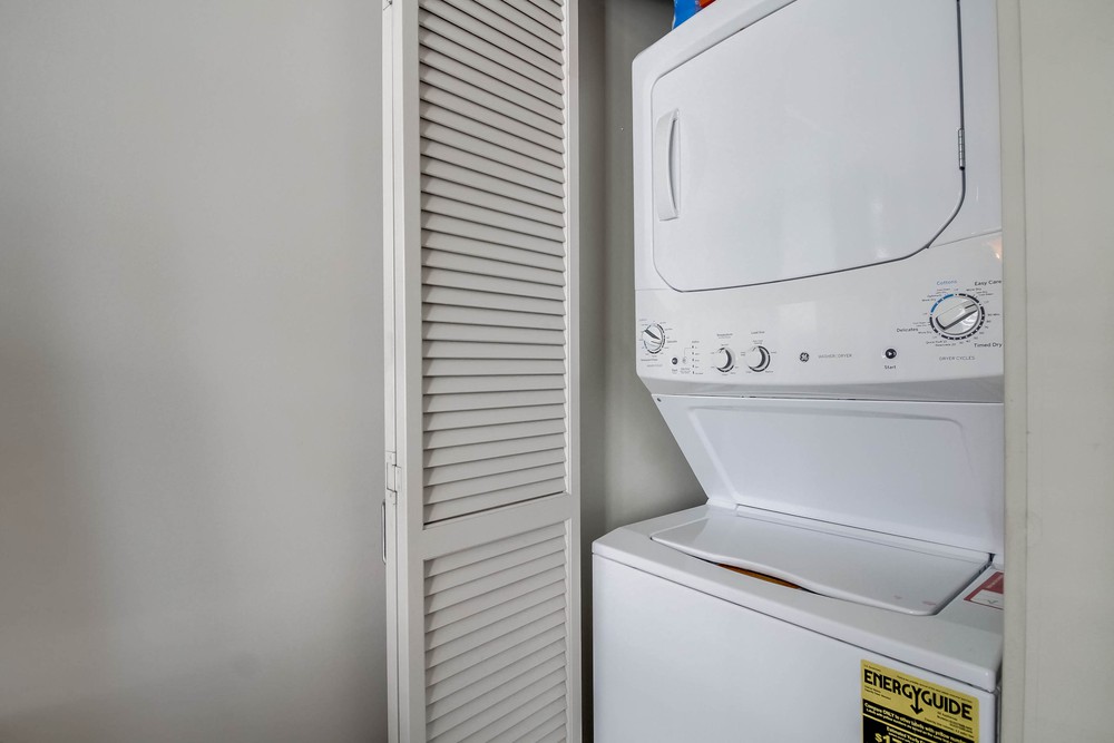 Virtual tour photo 33 of 44 for 425 W Beech St UNIT 1107
