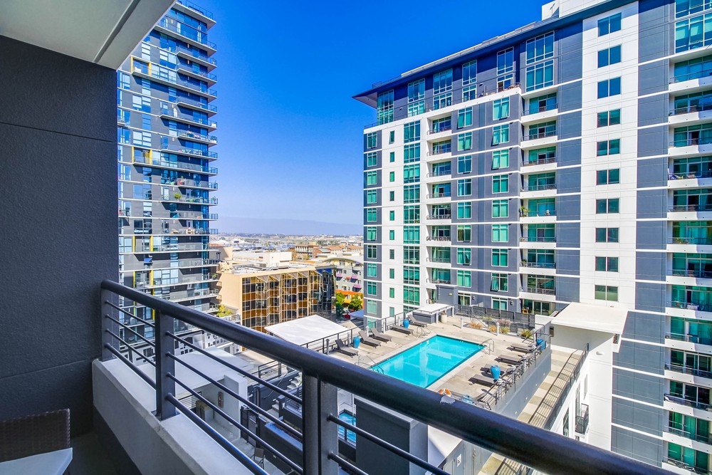Virtual tour photo 36 of 44 for 425 W Beech St UNIT 1107