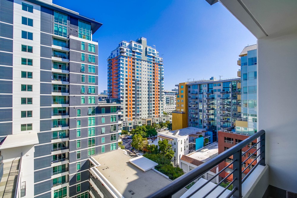 Virtual tour photo 44 of 44 for 425 W Beech St UNIT 1107