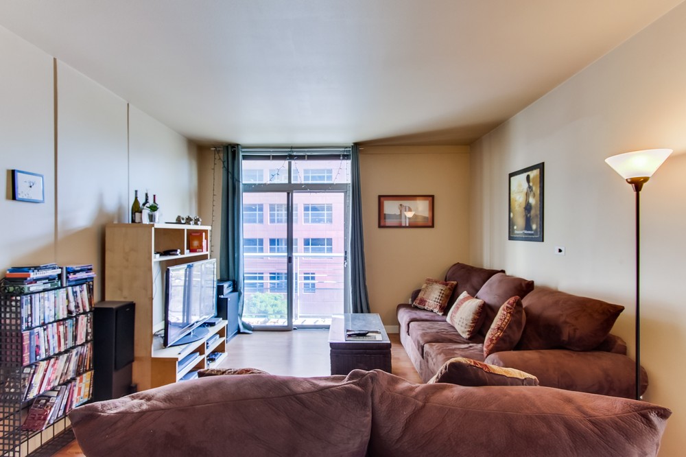 Virtual tour photo 3 of 19 for 425 West Beech Street #501