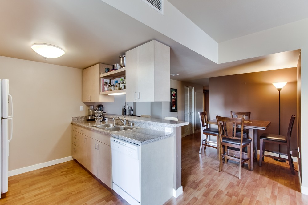Virtual tour photo 4 of 19 for 425 West Beech Street #501