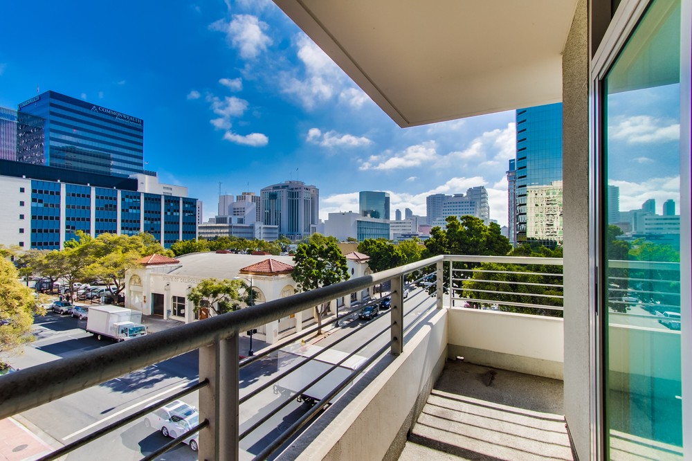 Virtual tour photo 12 of 19 for 425 West Beech Street #501