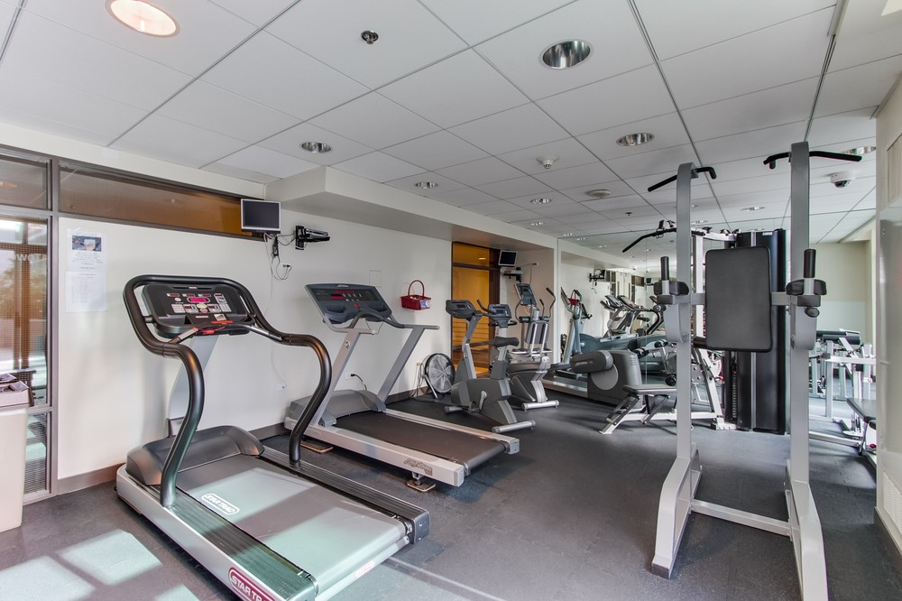 Virtual tour photo 13 of 19 for 425 West Beech Street #501