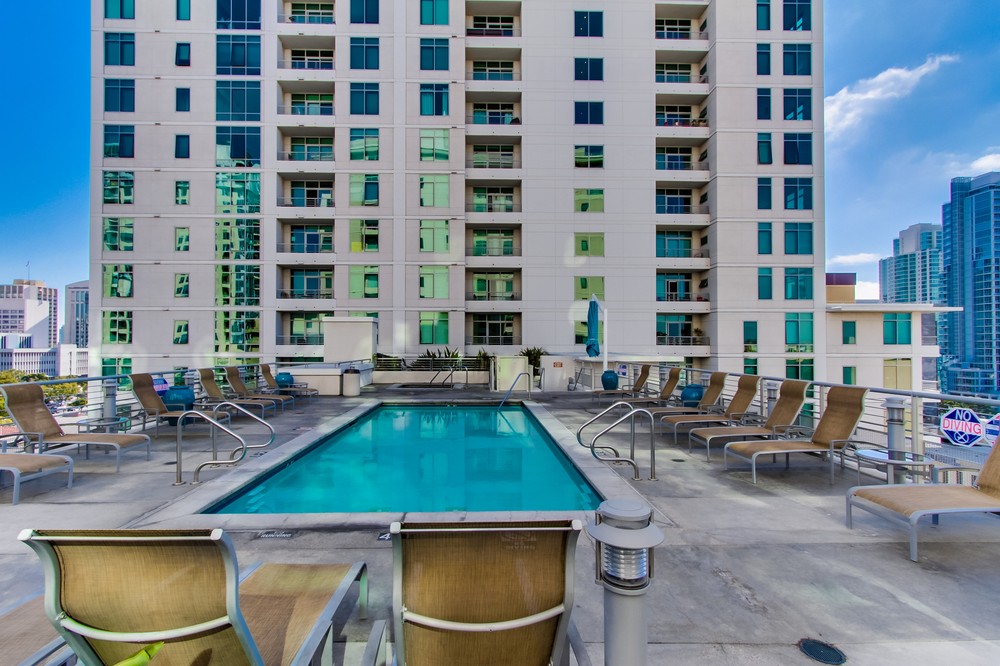 Virtual tour photo 16 of 19 for 425 West Beech Street #501