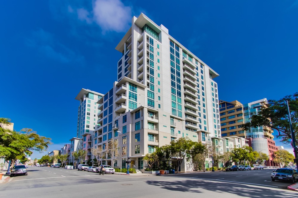 Virtual tour photo 20 of 19 for 425 West Beech Street #501