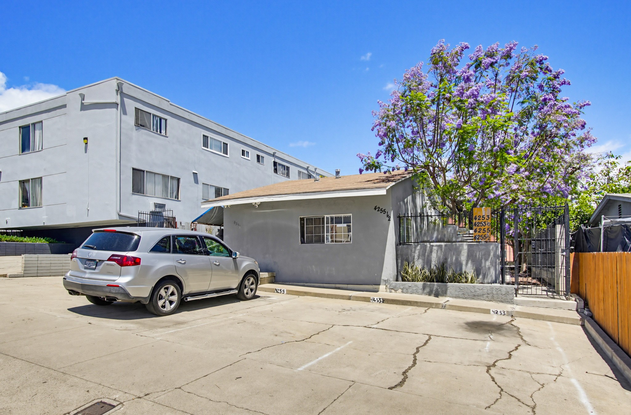Virtual tour photo 1 of 52 for 4251-55 Altadena Ave.