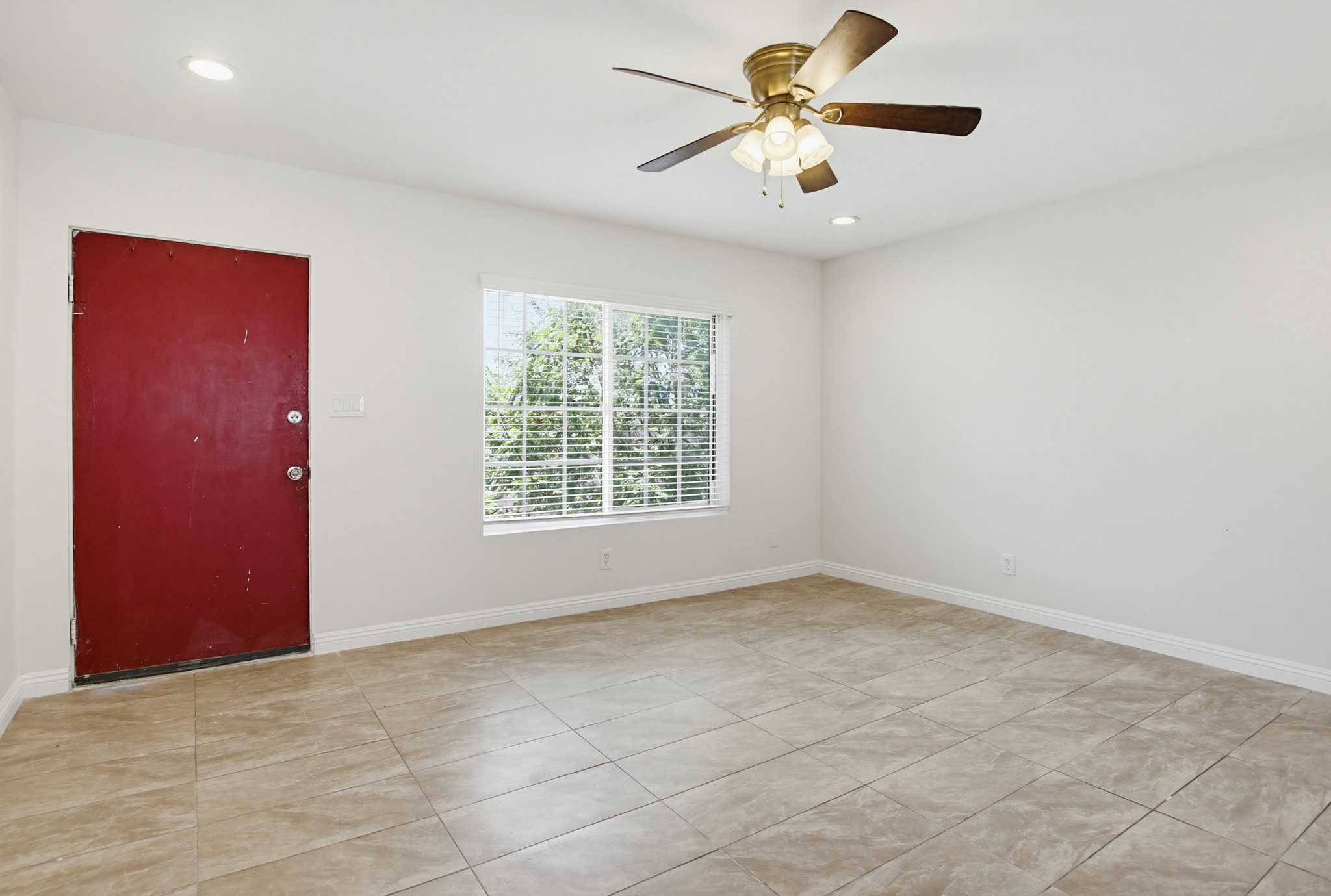 Virtual tour photo 12 of 52 for 4251-55 Altadena Ave.