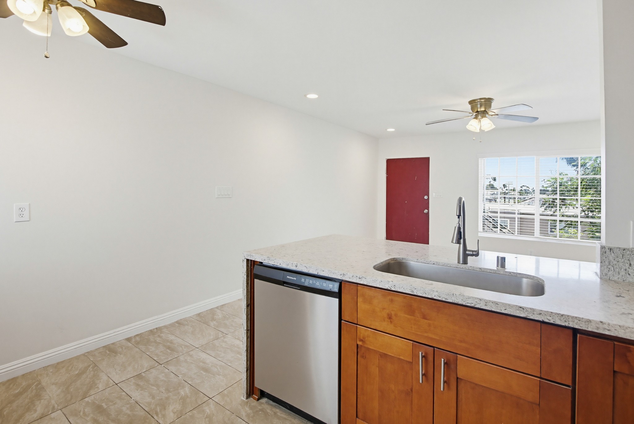 Virtual tour photo 15 of 52 for 4251-55 Altadena Ave.