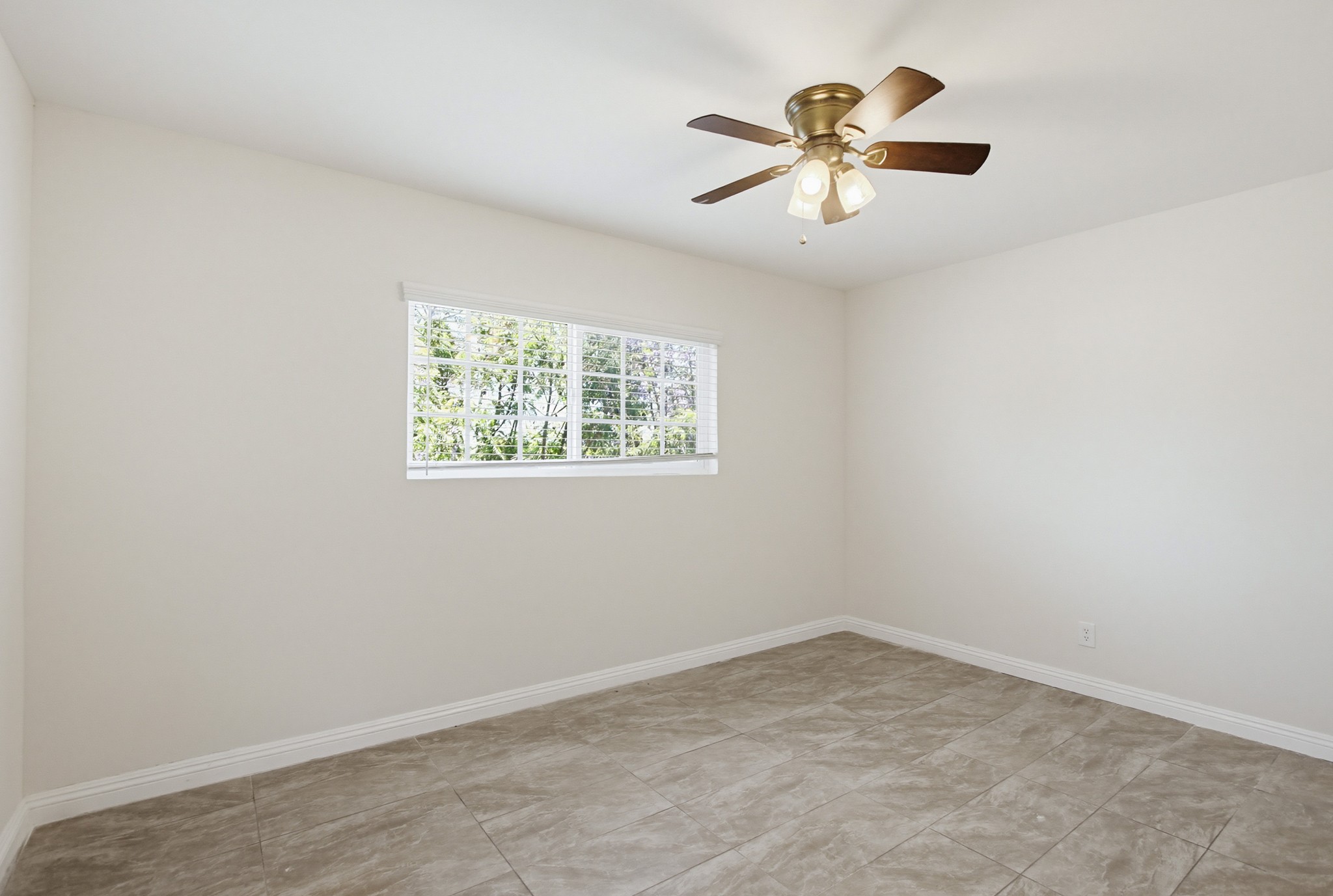 Virtual tour photo 17 of 52 for 4251-55 Altadena Ave.