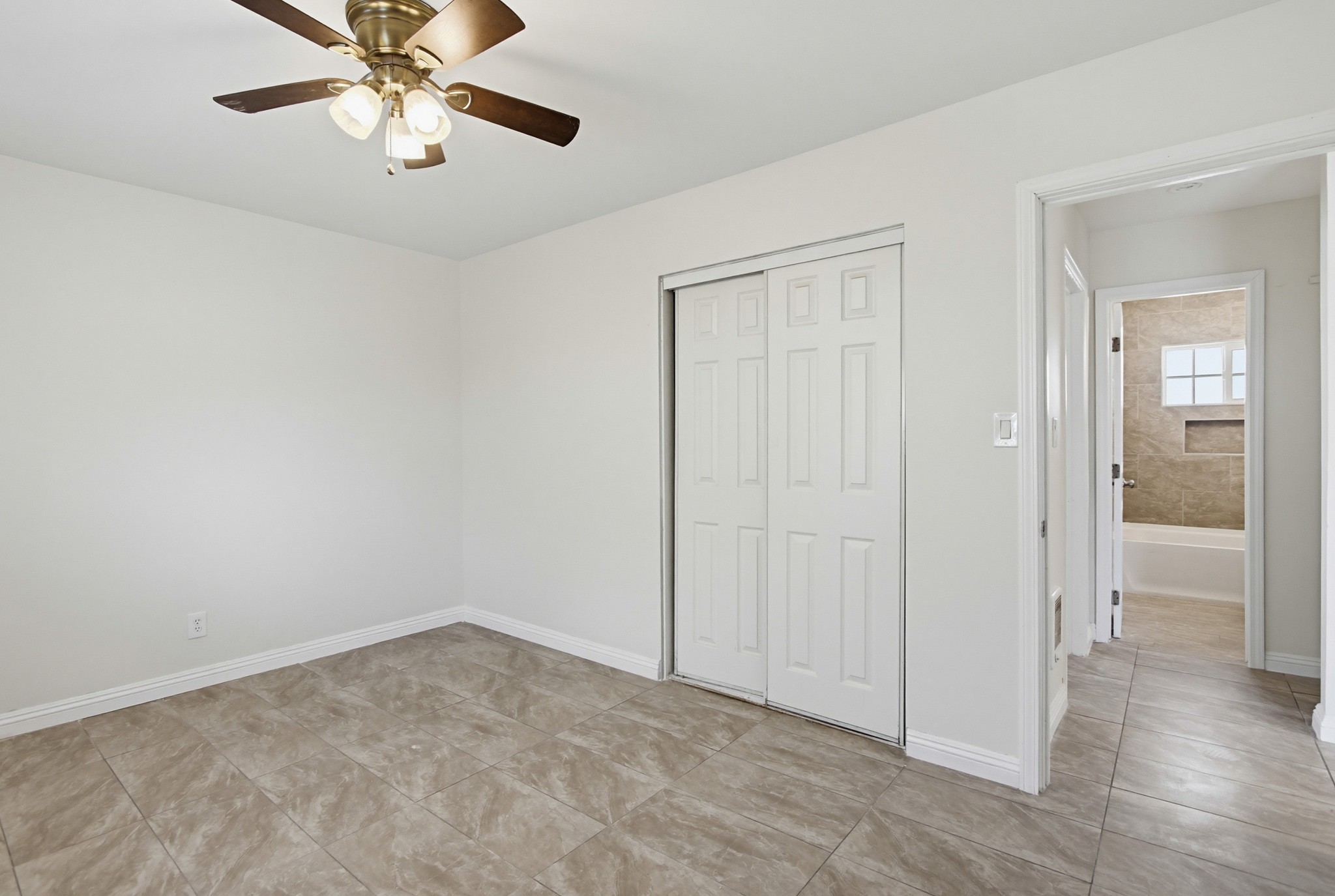 Virtual tour photo 18 of 52 for 4251-55 Altadena Ave.