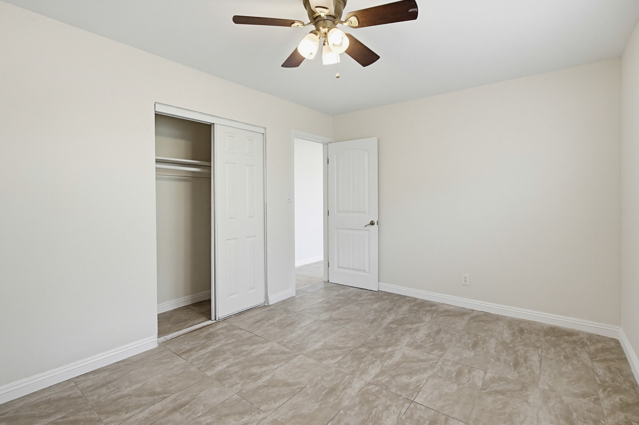 Virtual tour photo 19 of 52 for 4251-55 Altadena Ave.