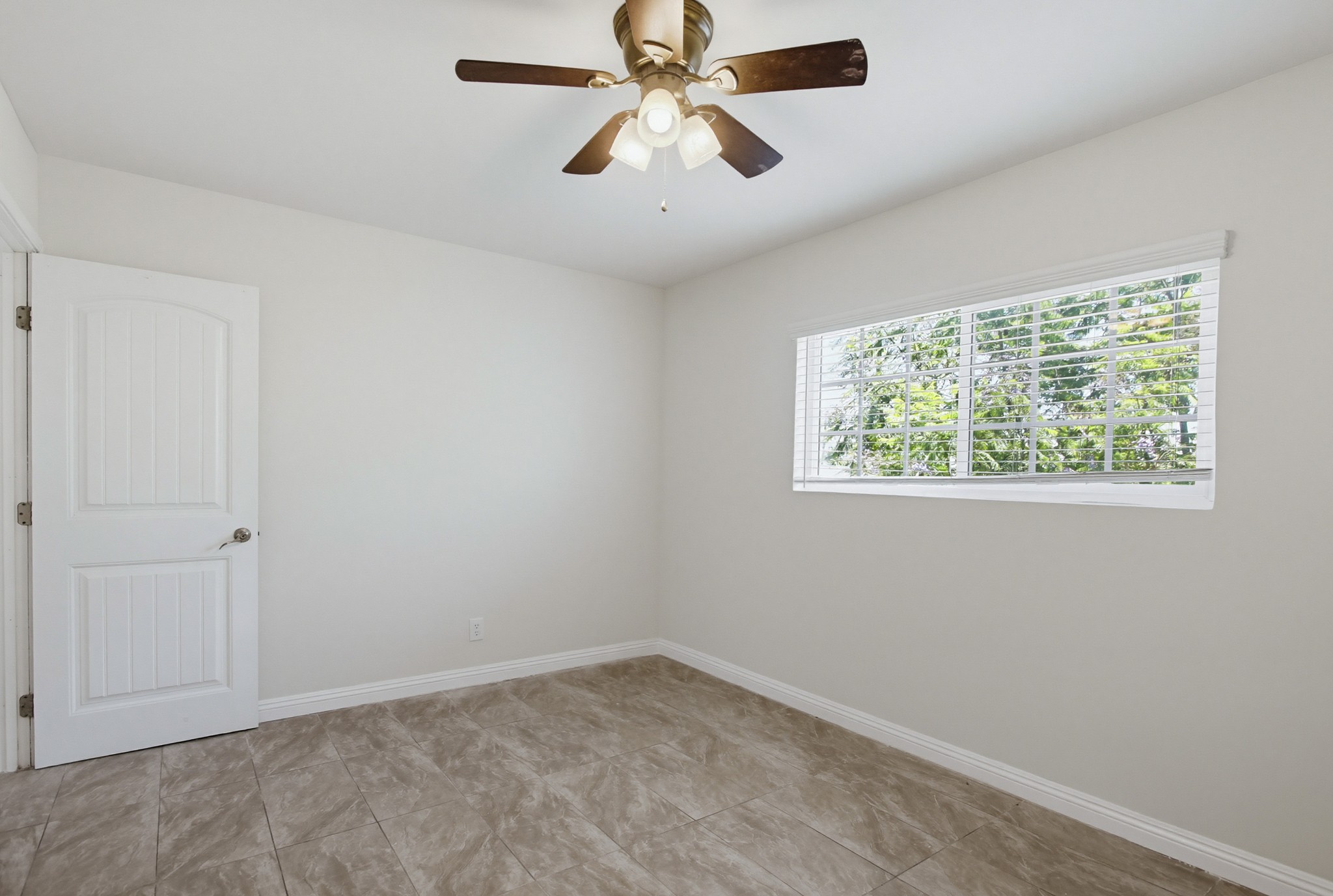 Virtual tour photo 20 of 52 for 4251-55 Altadena Ave.