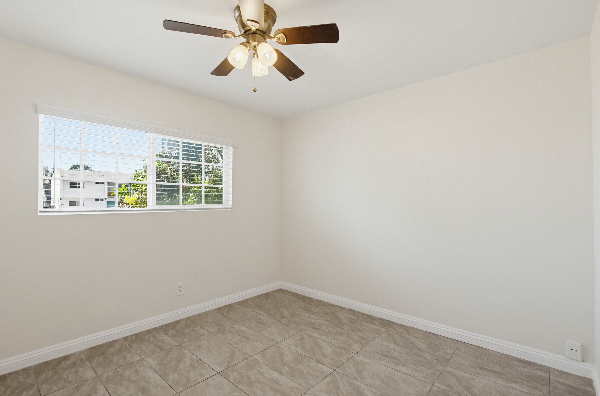 Virtual tour photo 22 of 52 for 4251-55 Altadena Ave.
