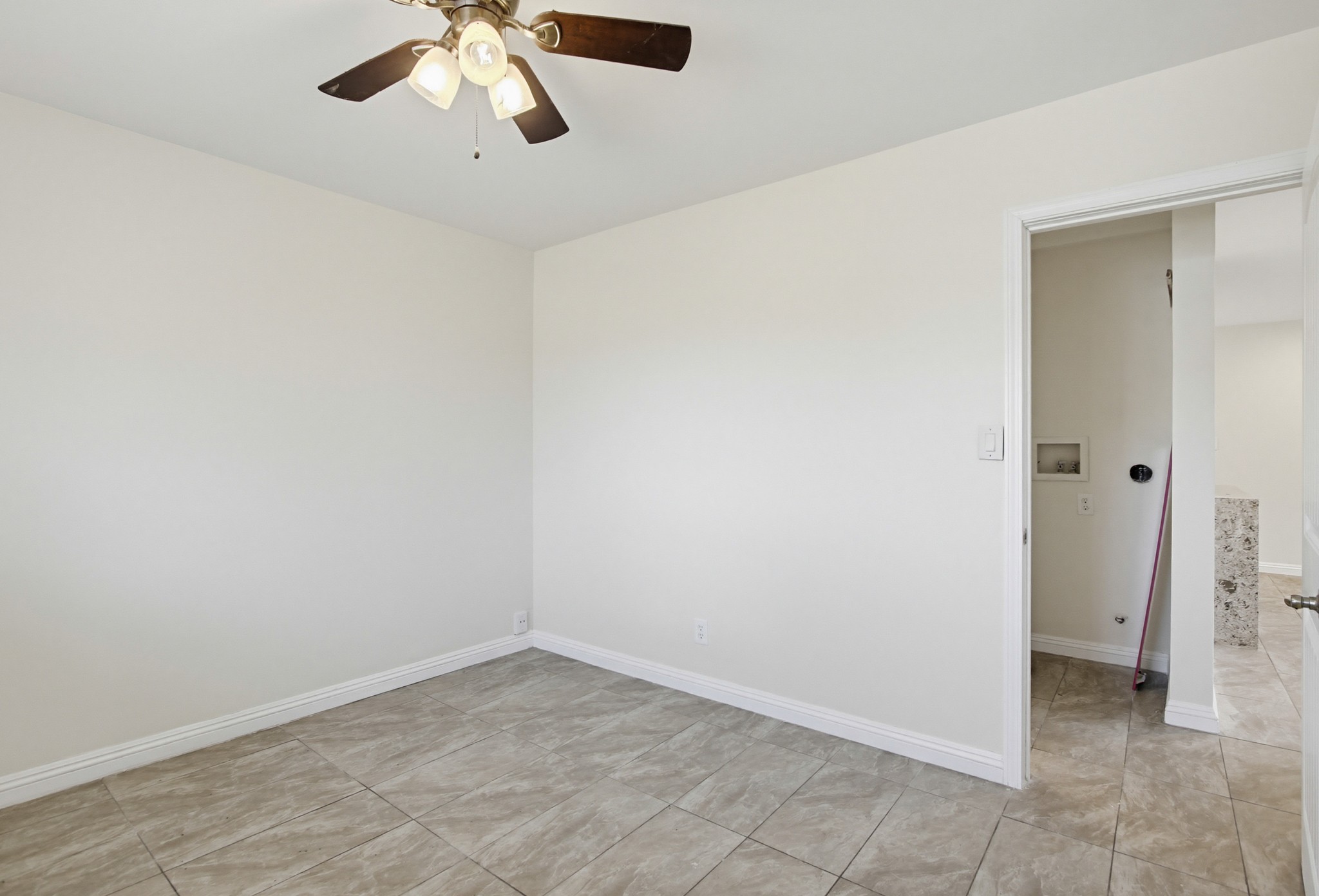 Virtual tour photo 23 of 52 for 4251-55 Altadena Ave.