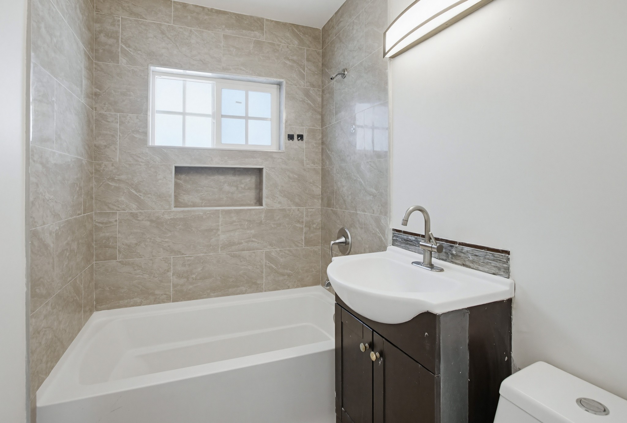 Virtual tour photo 26 of 52 for 4251-55 Altadena Ave.
