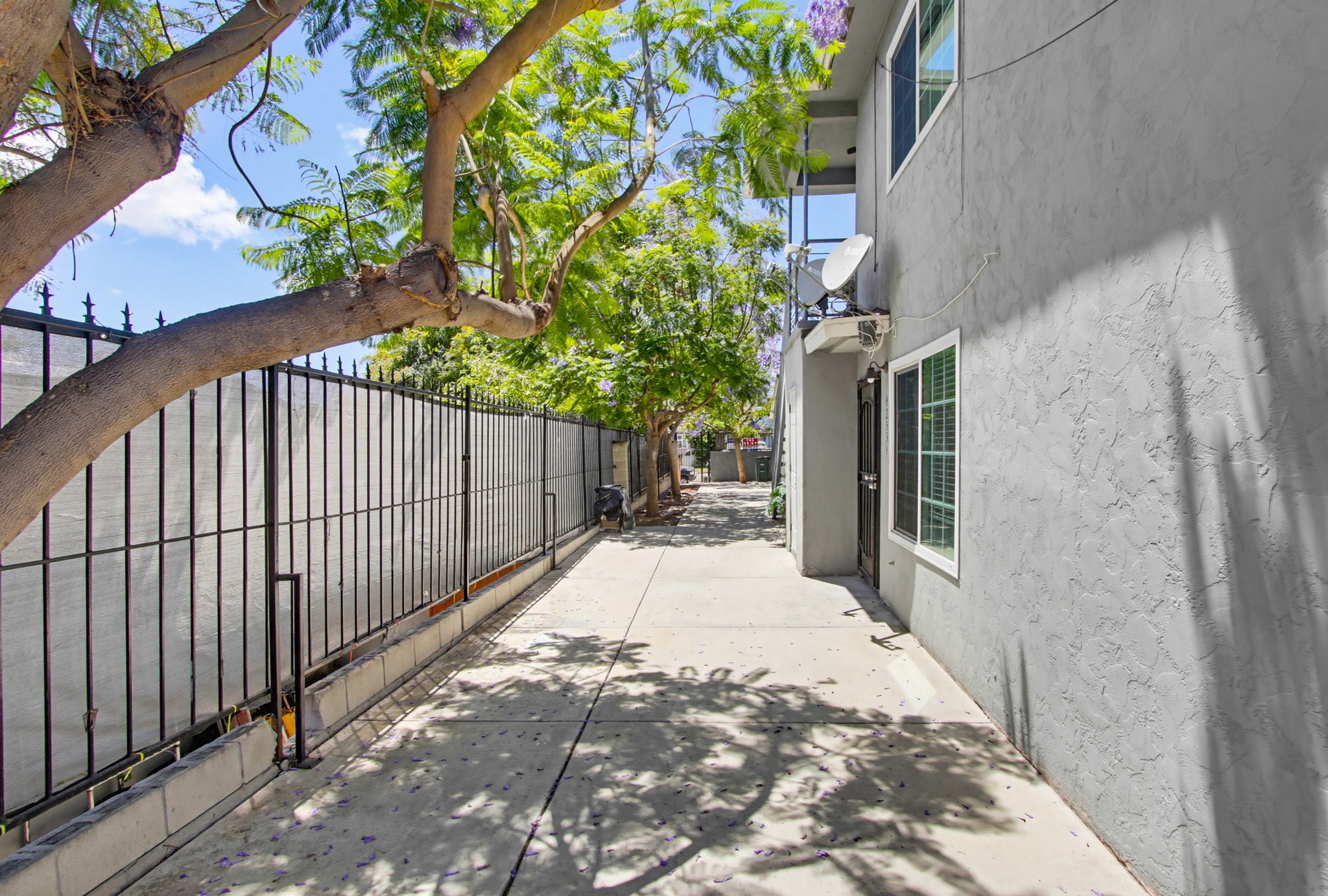 Virtual tour photo 28 of 52 for 4251-55 Altadena Ave.