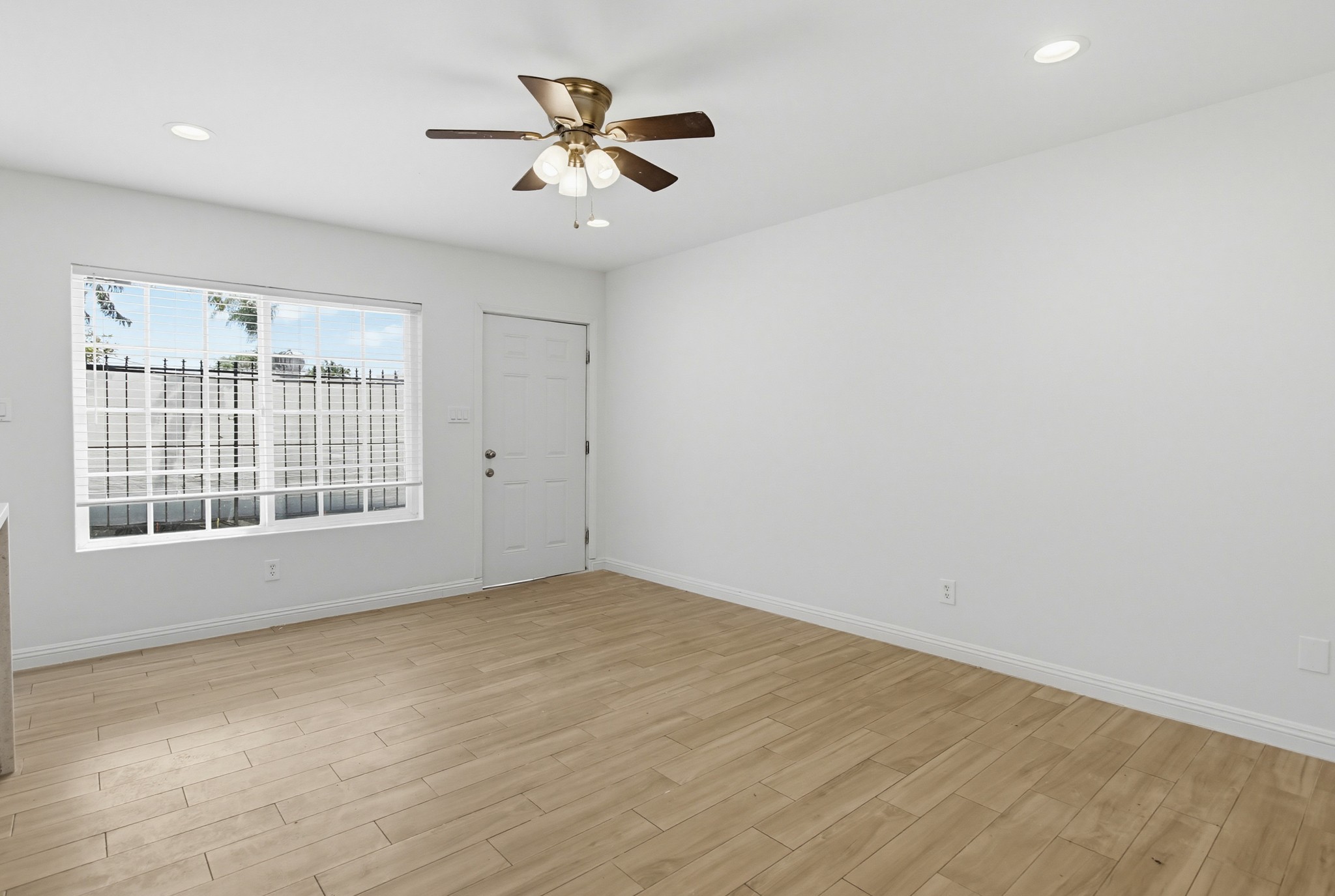 Virtual tour photo 34 of 52 for 4251-55 Altadena Ave.