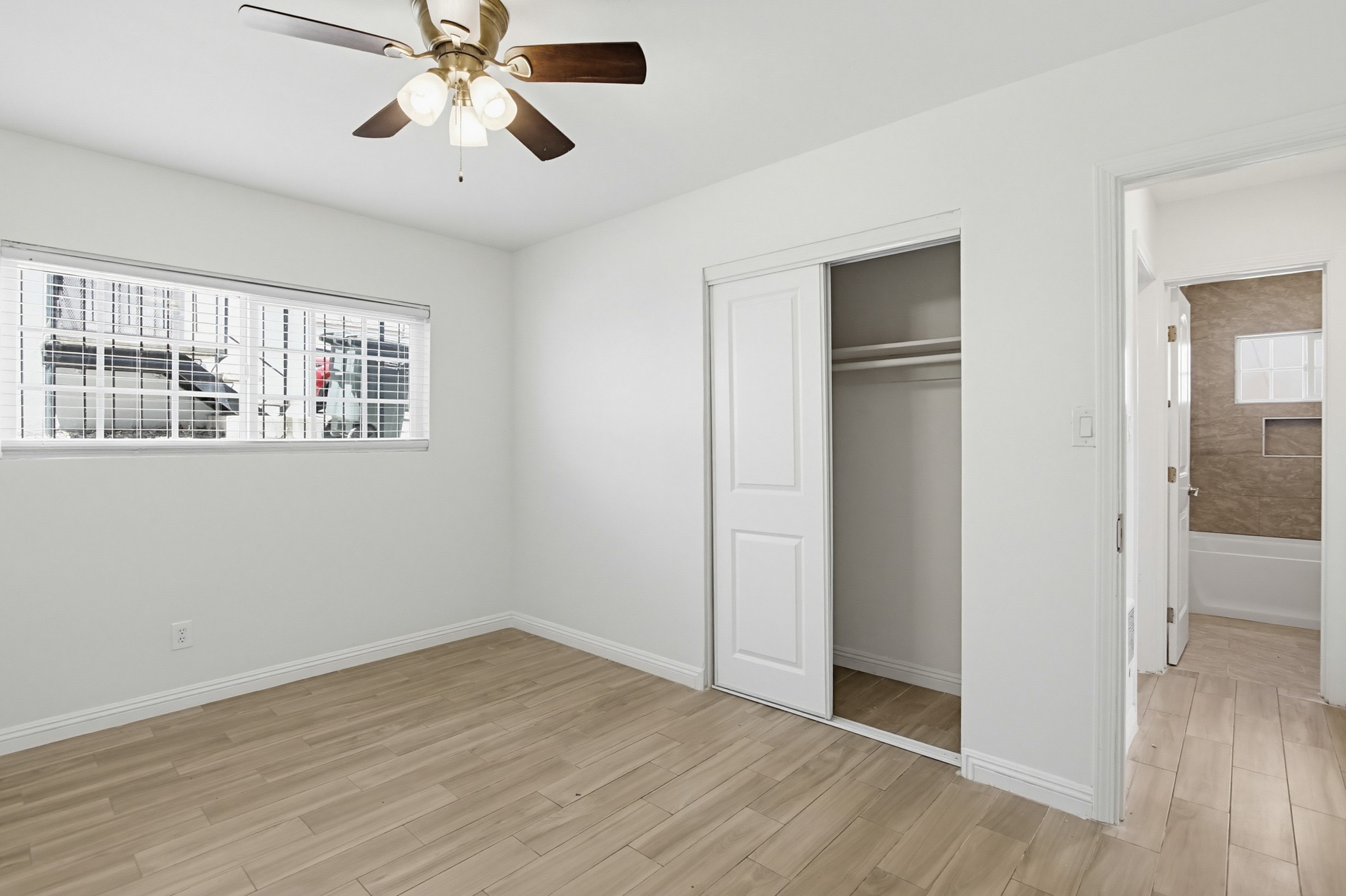 Virtual tour photo 41 of 52 for 4251-55 Altadena Ave.