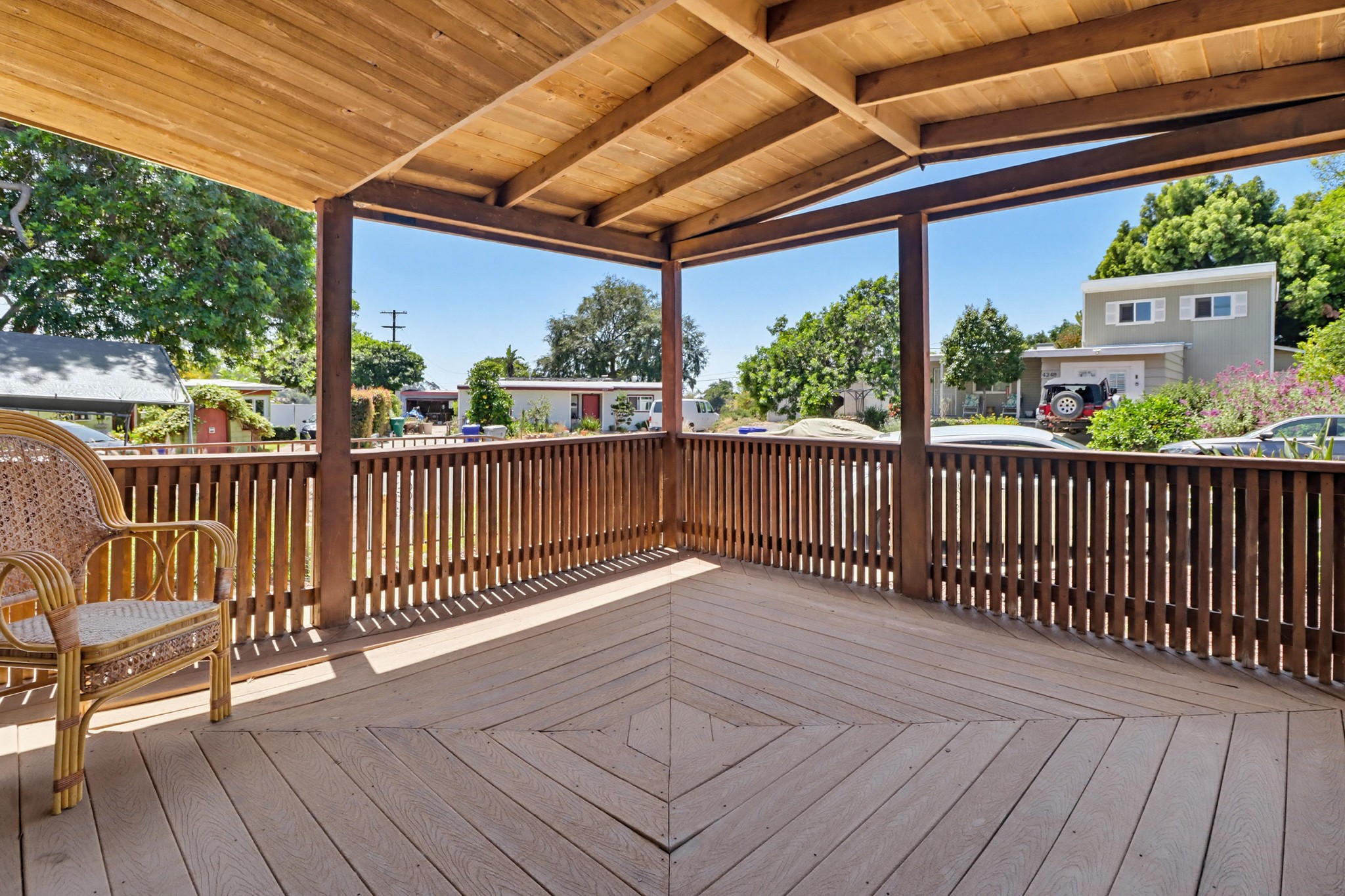 Virtual tour photo 12 of 47 for 4253 View Pl